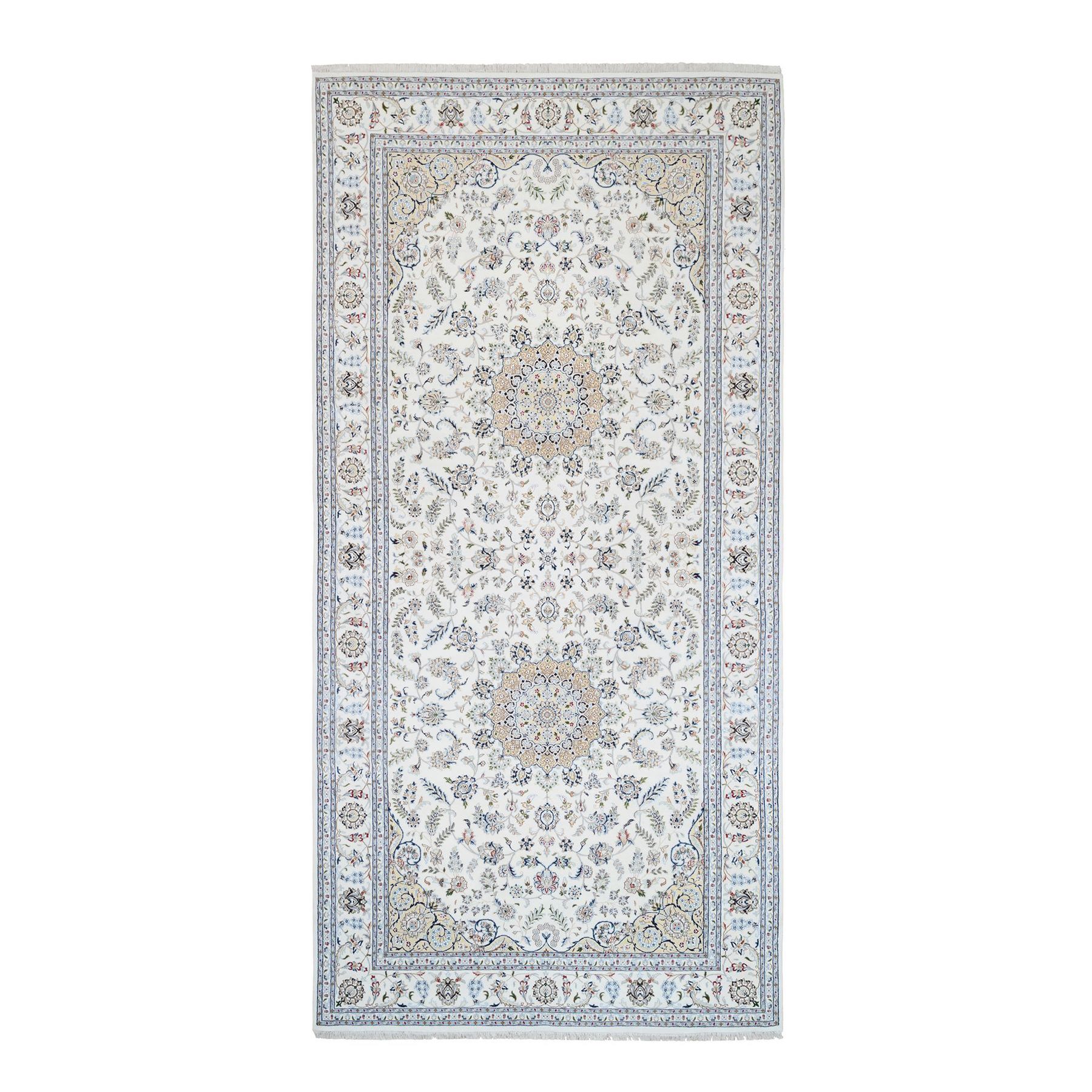 Traditional Rugs LUV570555